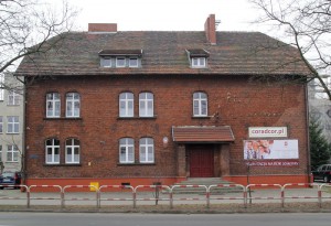 W bez mała 110-letnim budynku starej szkoły lubońskiej rozpoczęto nabór do nowych szkół – Gimnazjum i LO im. Kard. J.H. Newmana