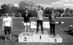 Zwycięska reprezentacja chłopców z G 2 na powiatowych zawodach lekkoatletycznych