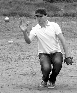 Zawodnicy stosują różne techniki rzutu metalową kulą   fot. Karolina Fabiś