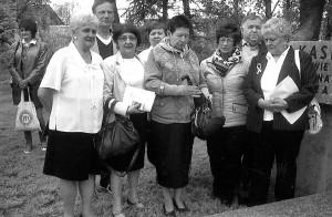 Członkowie zespołu „Lubonianie” z TMML na spotkaniu 1 maja w Czołowie fot. Felicja Sulima