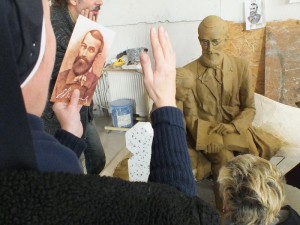 Prace nad ławeczką bł. Edmunda Bojanowskiego