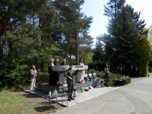 Uroczystość przy Pomniku Katyńskim na Cmentarzu Junikowskim   fot Robert Wrzesiński