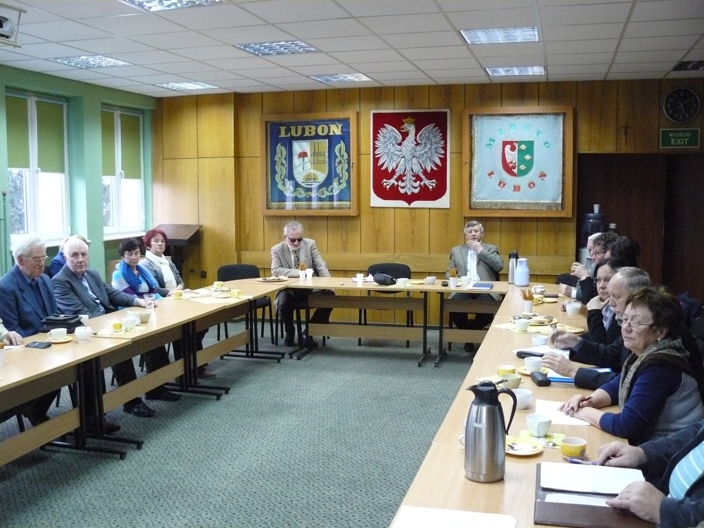 Na indywidualne zaproszenia do Urzędu przybyli seniorzy w wieku 60+   fot. Paweł Wolniewicz