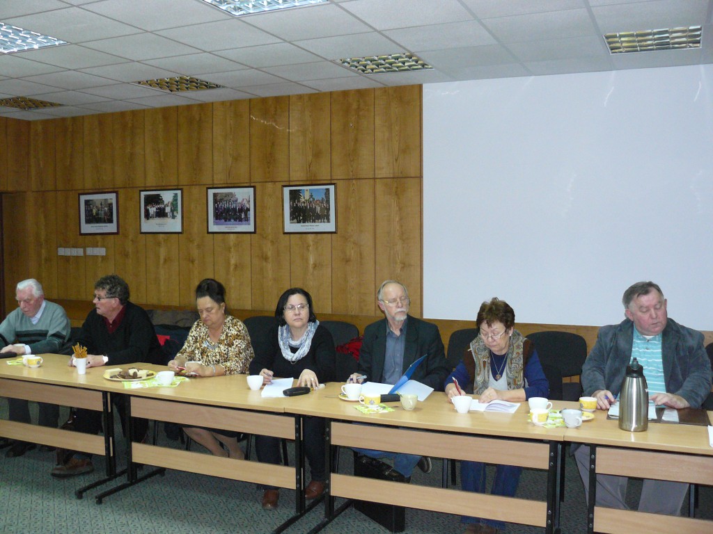 Na indywidualne zaproszenia do Urzędu przybyli seniorzy w wieku 60+   fot. Paweł Wolniewicz