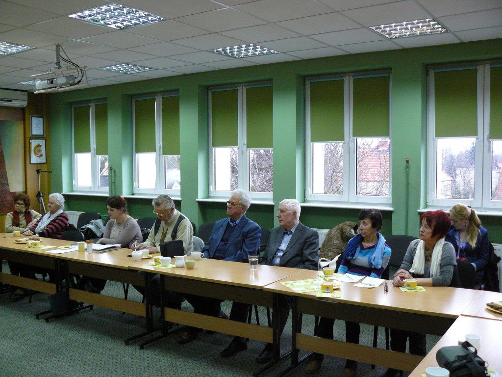 Na indywidualne zaproszenia do Urzędu przybyli seniorzy w wieku 60+   fot. Paweł Wolniewicz